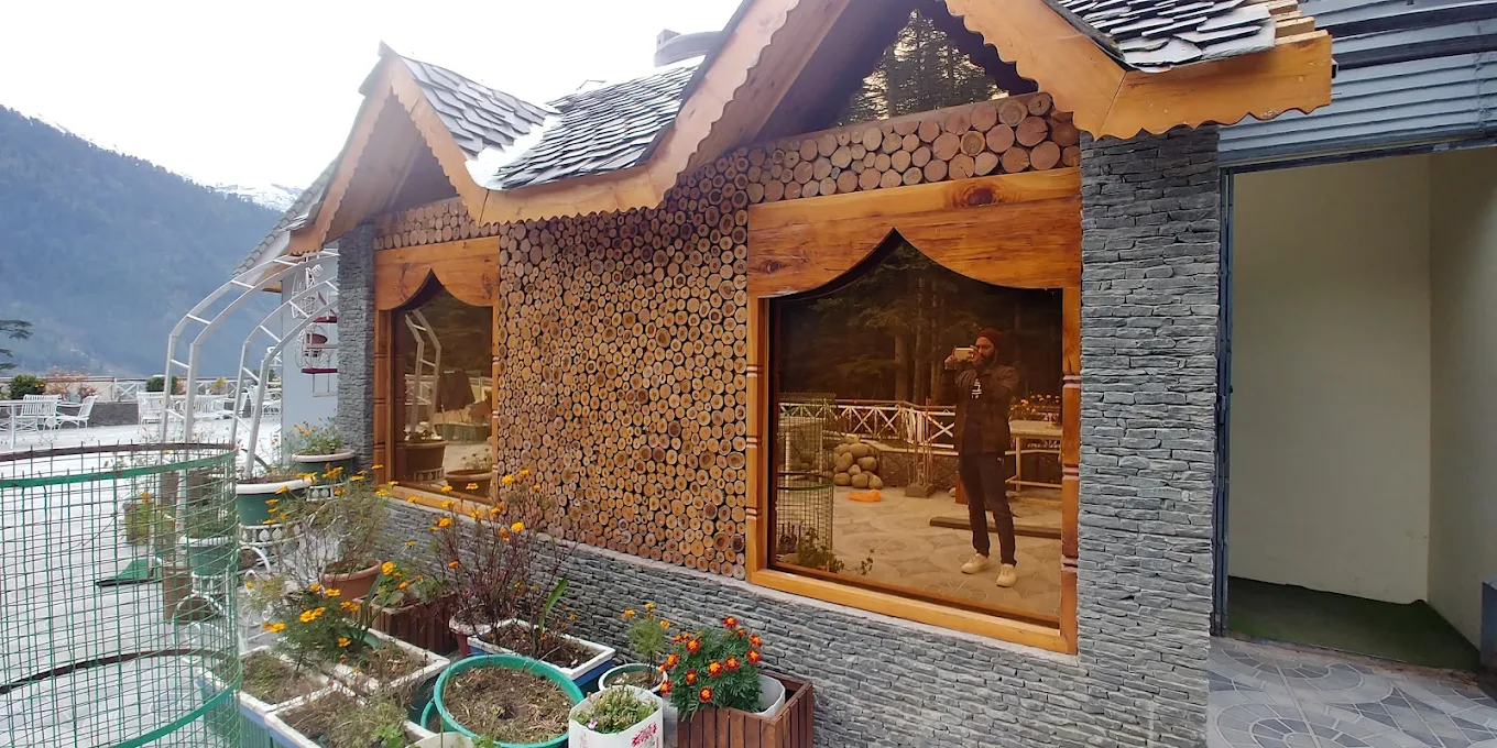 Best view of Mountain Top Hotel – Manali hotel room, amenities, and facilities